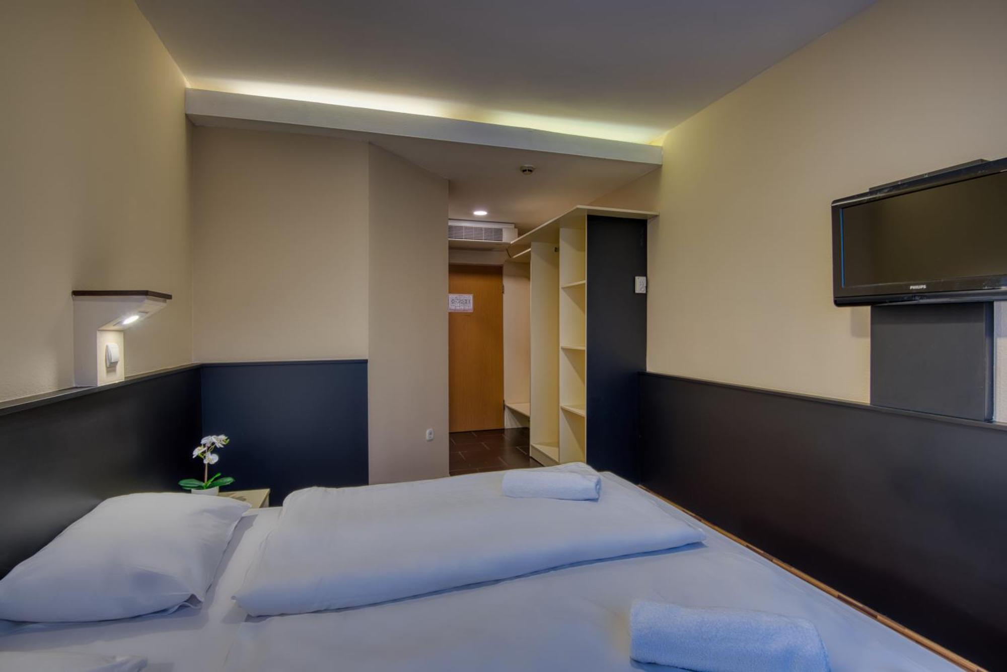 City Budget Hotel Budapest Exteriör bild
